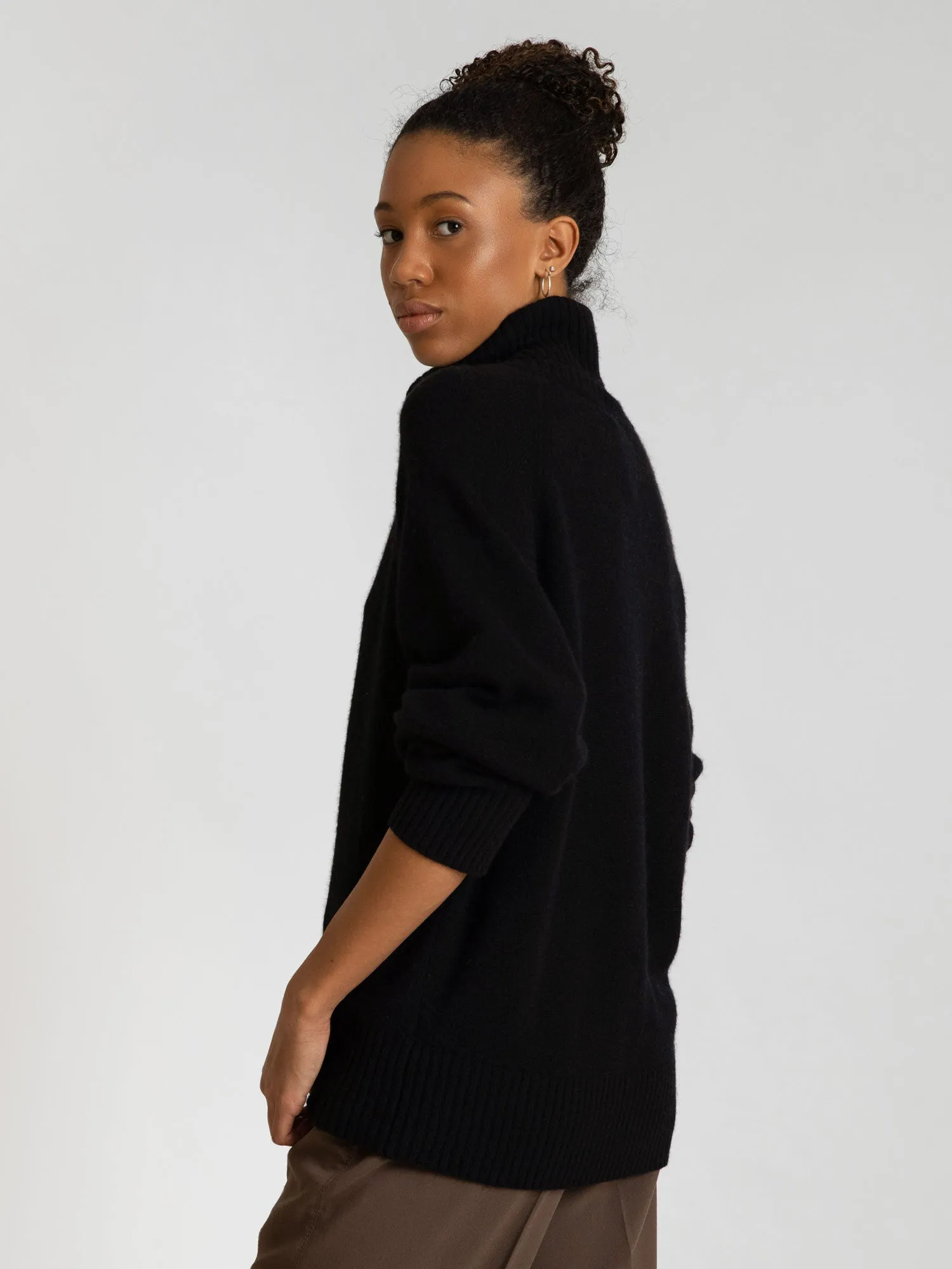 Cashmere sweater "Milano" - black